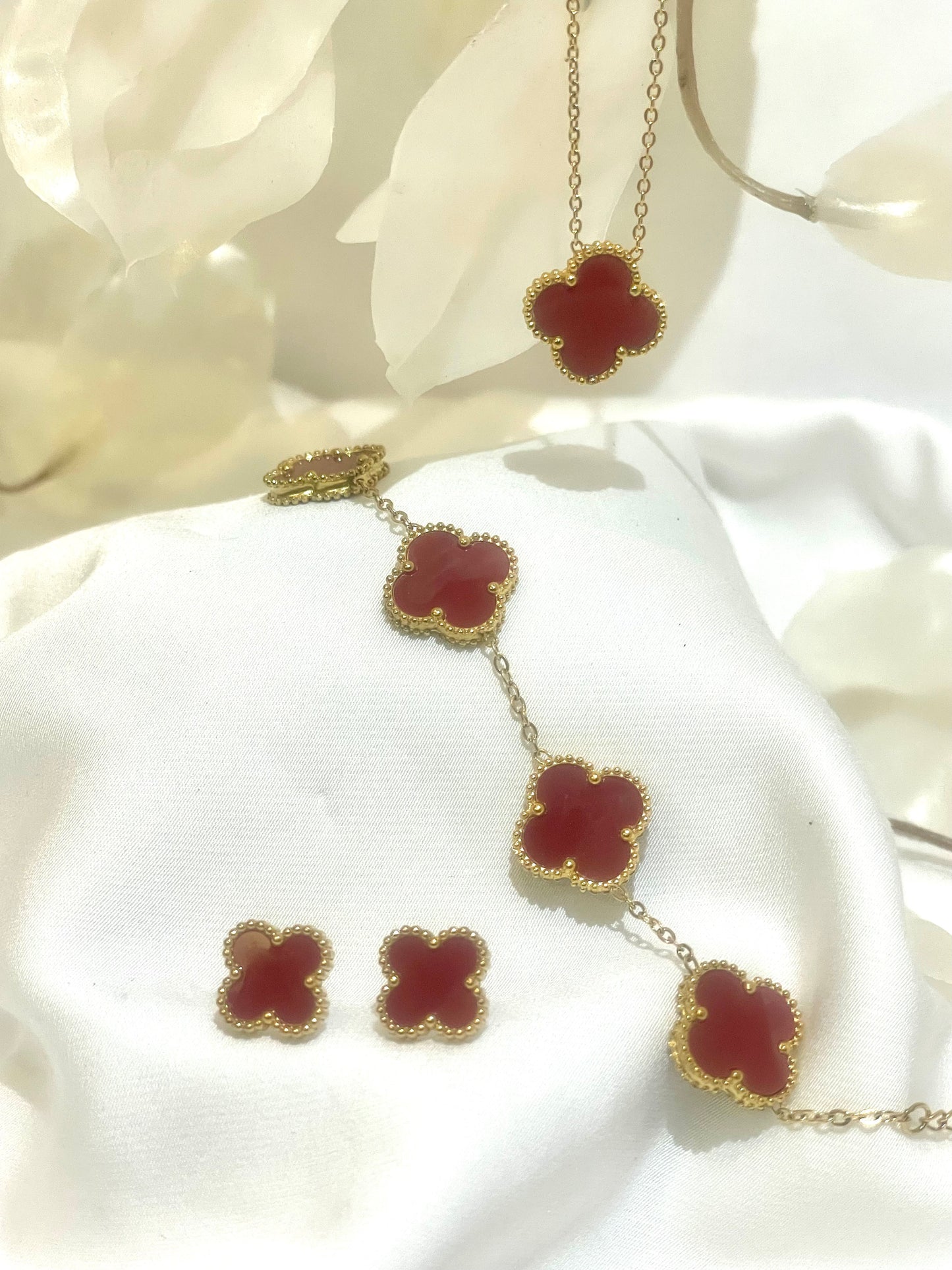 4 Leaf Clover Set "Red"