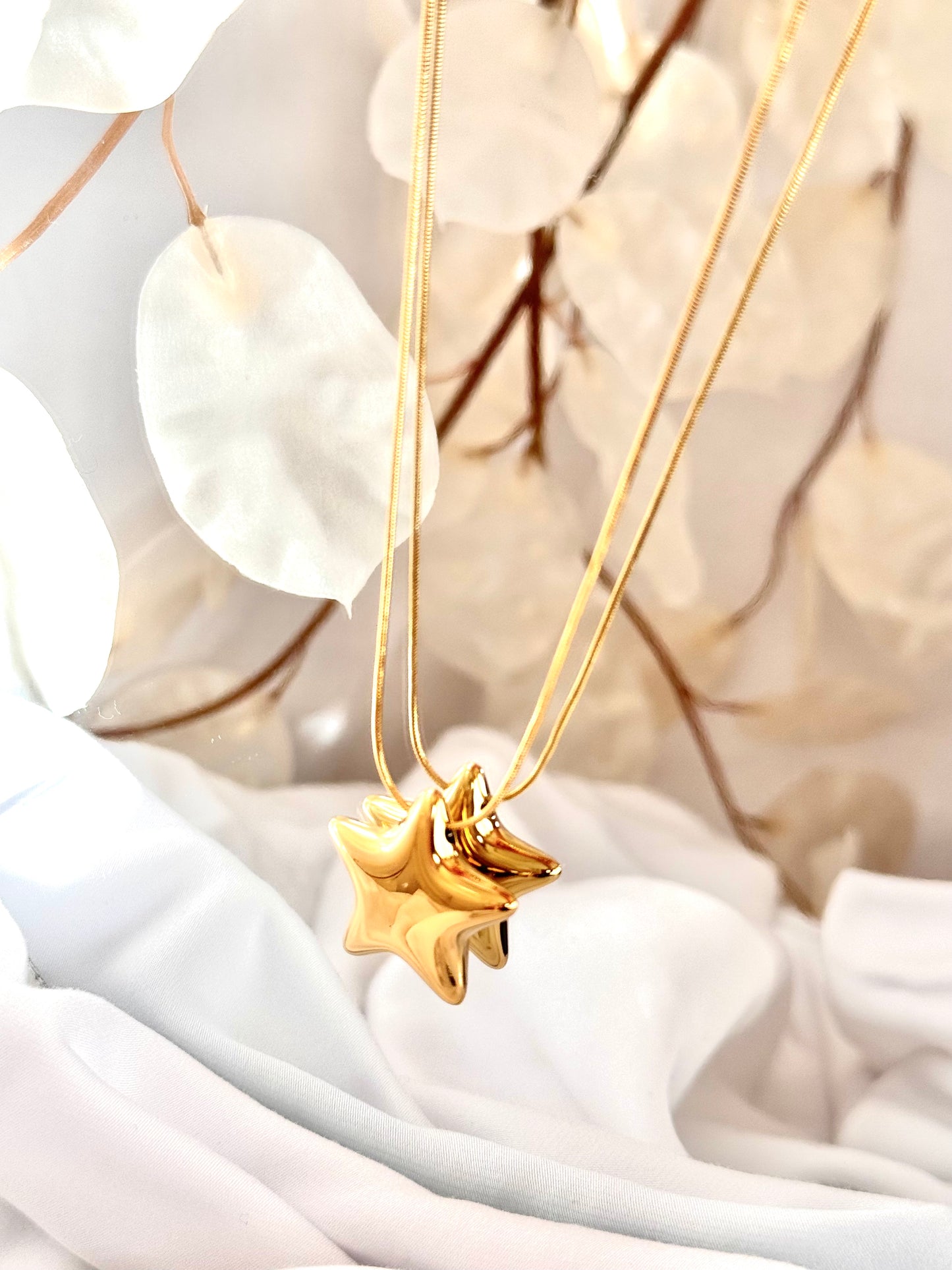 Cata Star Necklace - Gold / Silver