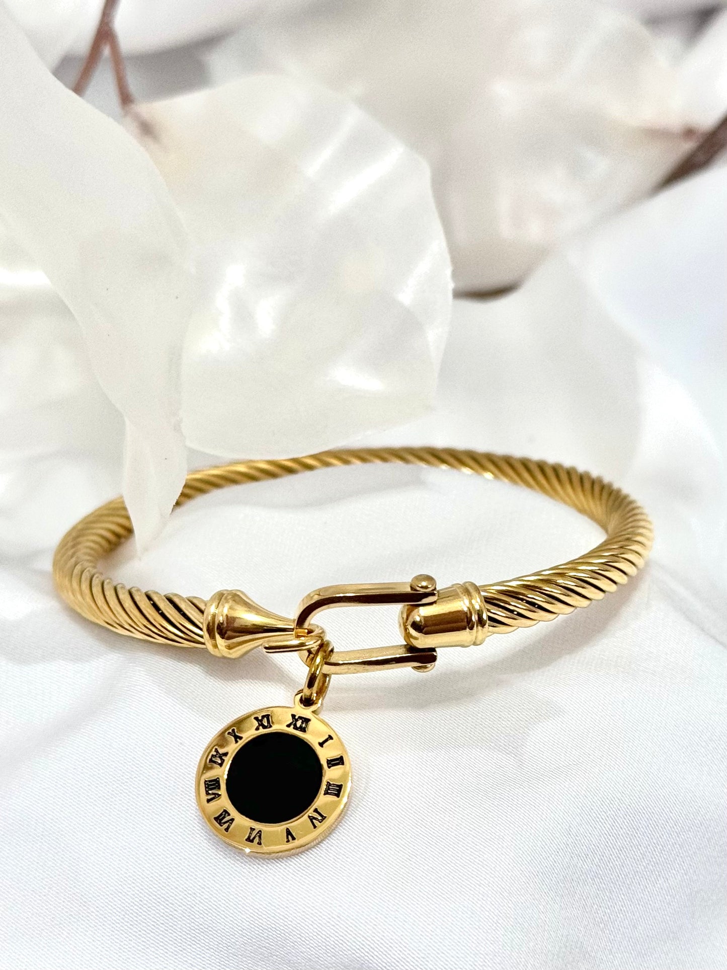 Cable Wire Bangle - Gold